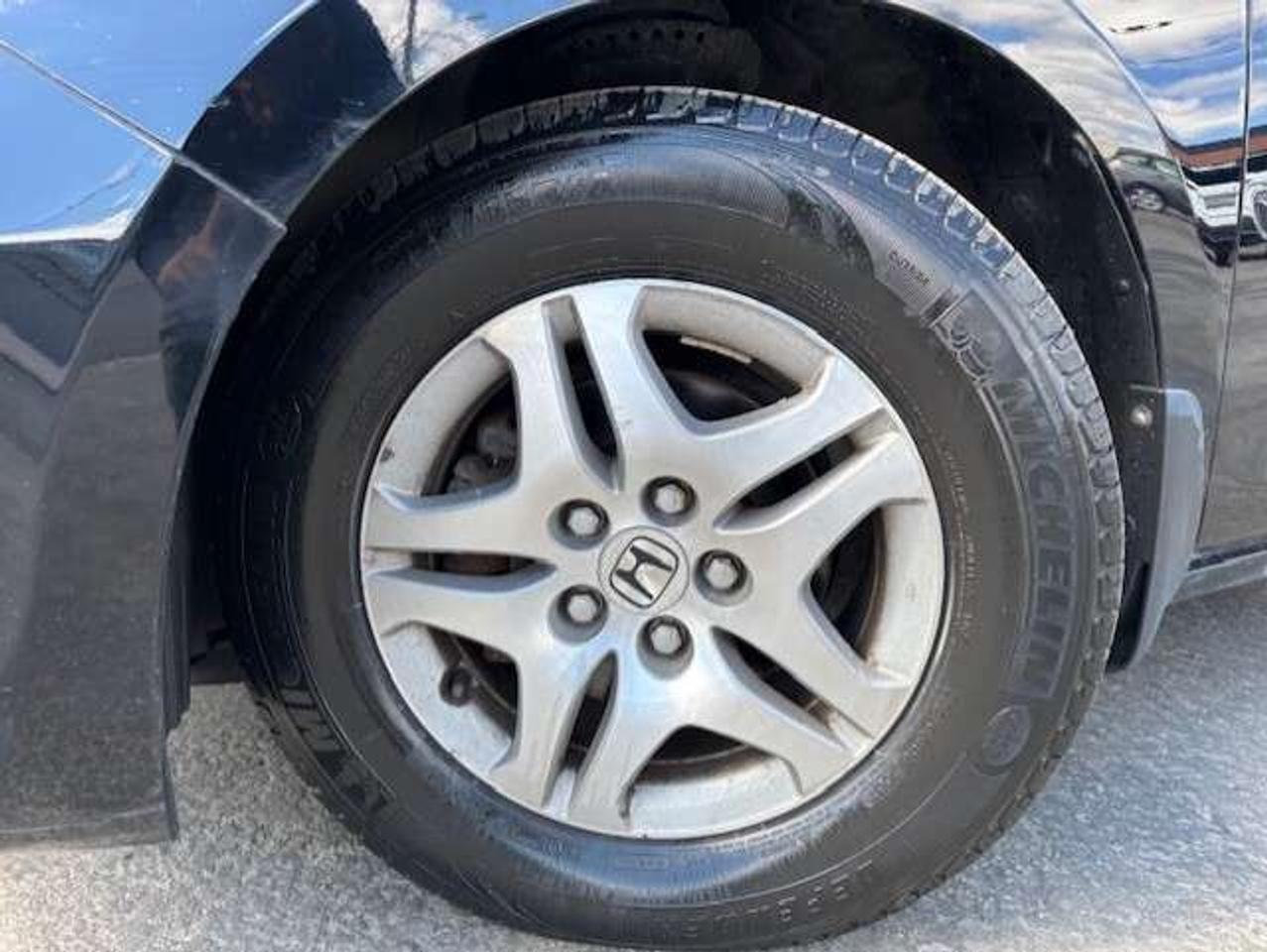 2005 Honda Odyssey EX-L **8 PASSENGER-LEATHER-ROOF-NO ACCIDENTS** Photo