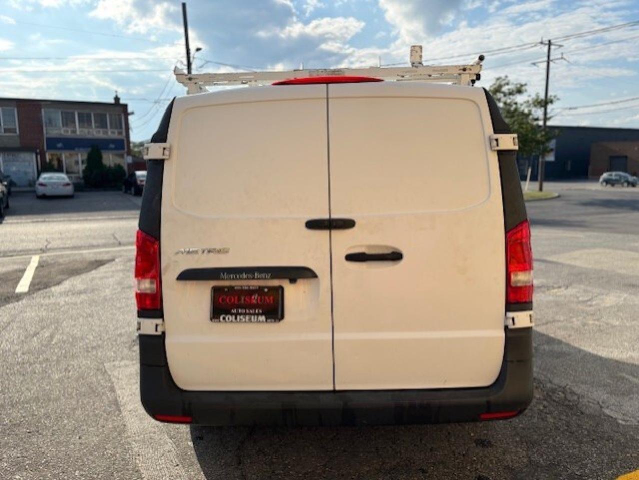 2018 Mercedes-Benz Metris Cargo Van 126WB-BACK UP CAMERA-NO WINDOWS-DIVIDER-WE FINANCE Photo3
