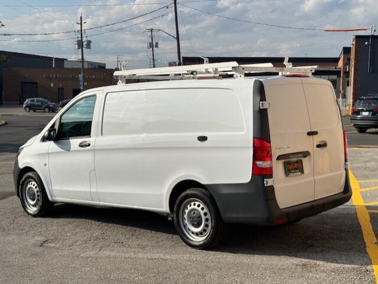2018 Mercedes-Benz Metris Cargo Van 126WB-BACK UP CAMERA-NO WINDOWS-DIVIDER-WE FINANCE Photo2