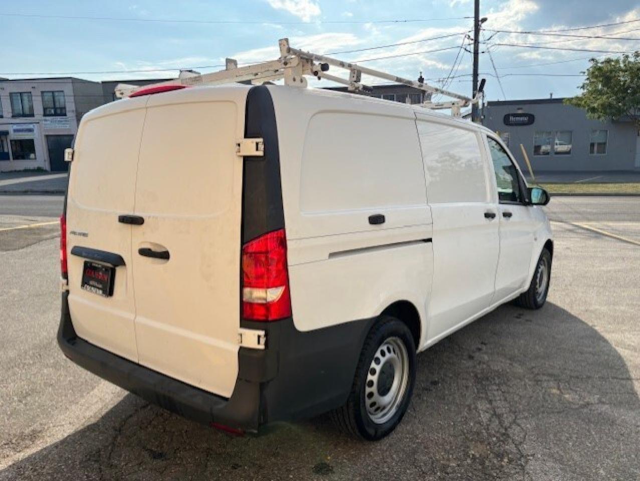 2018 Mercedes-Benz Metris Cargo Van 126WB-BACK UP CAMERA-NO WINDOWS-DIVIDER-WE FINANCE Photo