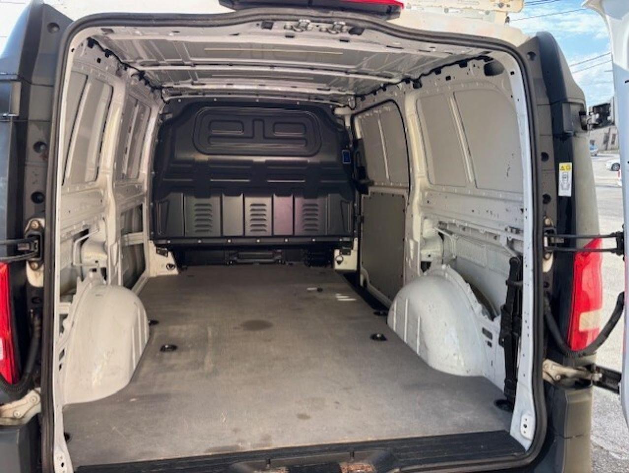 2018 Mercedes-Benz Metris Cargo Van 126WB-BACK UP CAMERA-NO WINDOWS-DIVIDER-WE FINANCE Photo