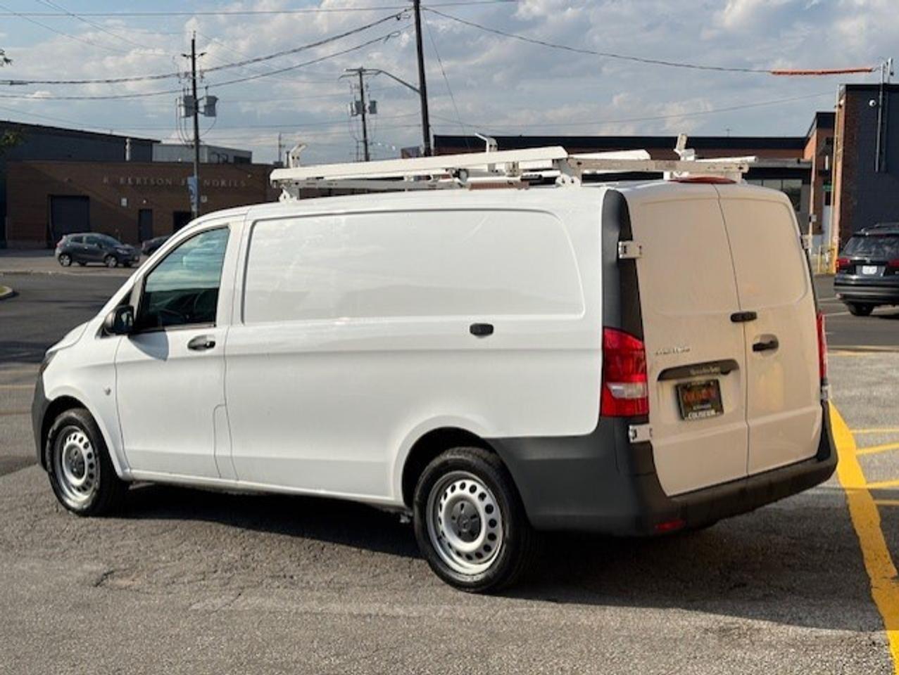 2018 Mercedes-Benz Metris Cargo Van 126WB-BACK UP CAMERA-NO WINDOWS-DIVIDER-WE FINANCE Photo