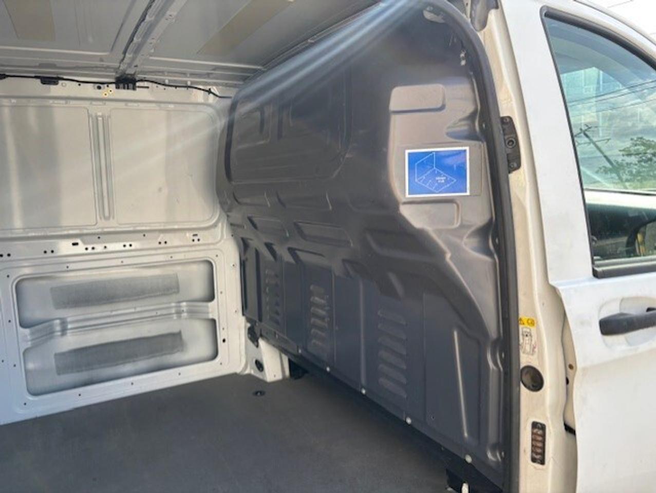 2018 Mercedes-Benz Metris Cargo Van 126WB-BACK UP CAMERA-NO WINDOWS-DIVIDER-WE FINANCE Photo