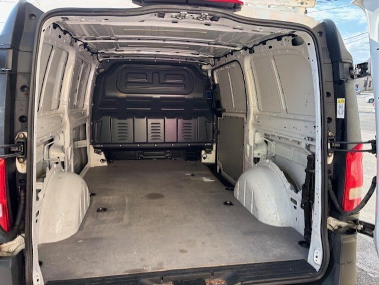 2018 Mercedes-Benz Metris Cargo Van 126WB-BACK UP CAMERA-NO WINDOWS-DIVIDER-WE FINANCE Photo