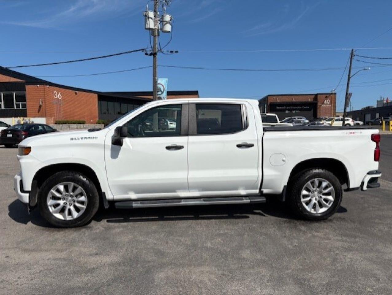 2019 Chevrolet Silverado 1500 CUSTOM 4WD-BACK UP CAMERA-TONNEAU COVER-NEW TIRES! Photo