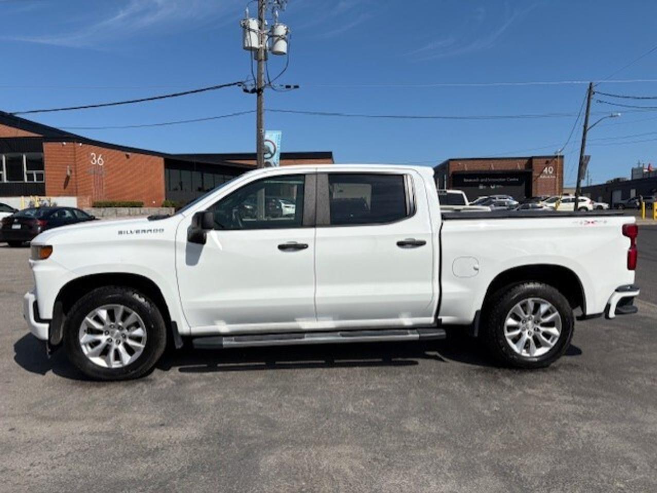 2019 Chevrolet Silverado 1500 CUSTOM 4WD-BACK UP CAMERA-TONNEAU COVER-NEW TIRES! Photo