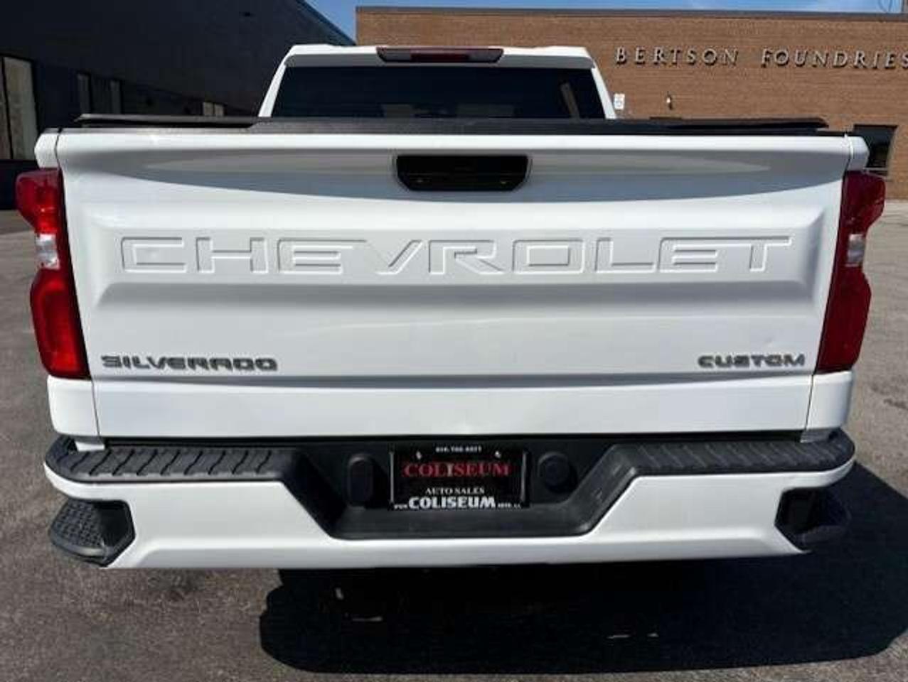 2019 Chevrolet Silverado 1500 CUSTOM 4WD-BACK UP CAMERA-TONNEAU COVER-NEW TIRES! Photo