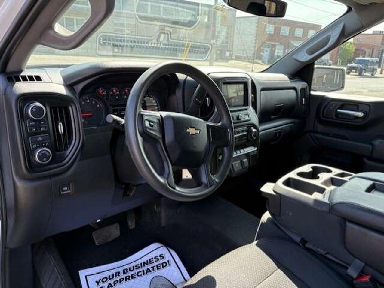 2019 Chevrolet Silverado 1500 CUSTOM 4WD-BACK UP CAMERA-TONNEAU COVER-NEW TIRES! Photo