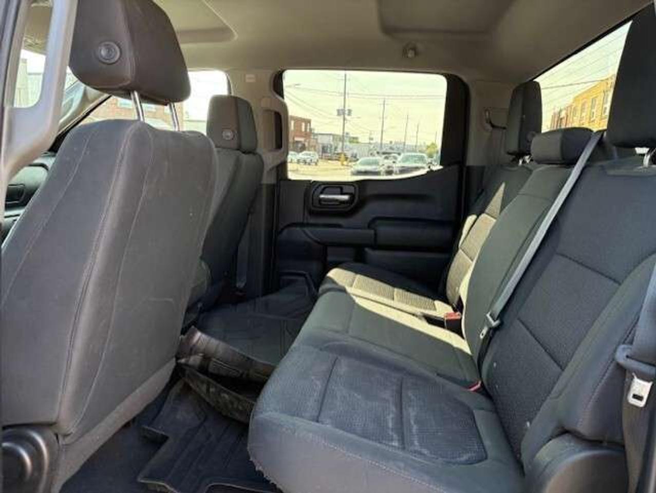 2019 Chevrolet Silverado 1500 CUSTOM 4WD-BACK UP CAMERA-TONNEAU COVER-NEW TIRES! Photo