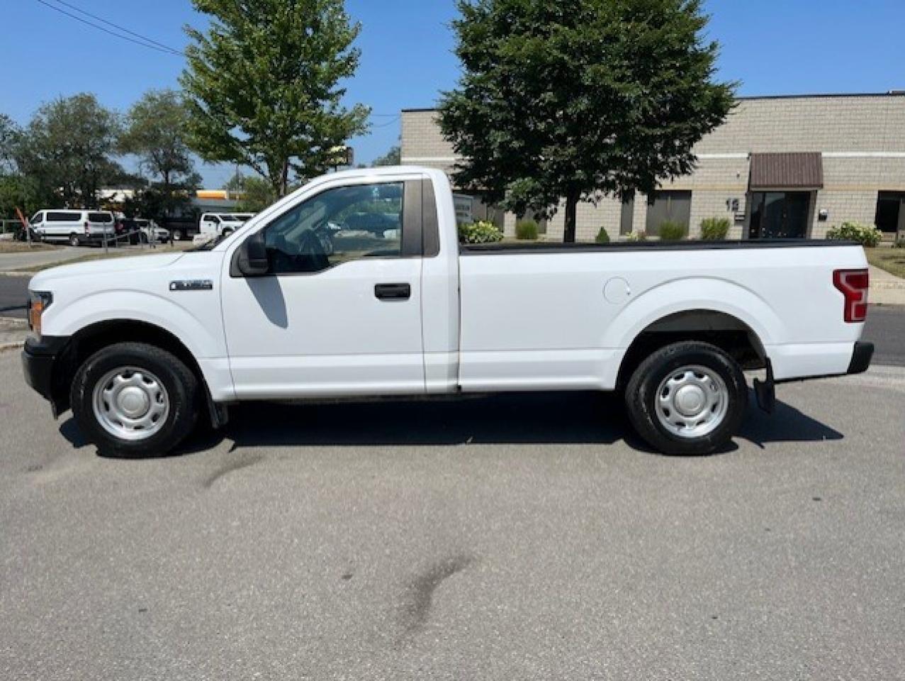 2018 Ford F-150 XL V8 5.0L REGULAR CAB 8' LONG BOX-CAMERA-TOW PKG. Photo