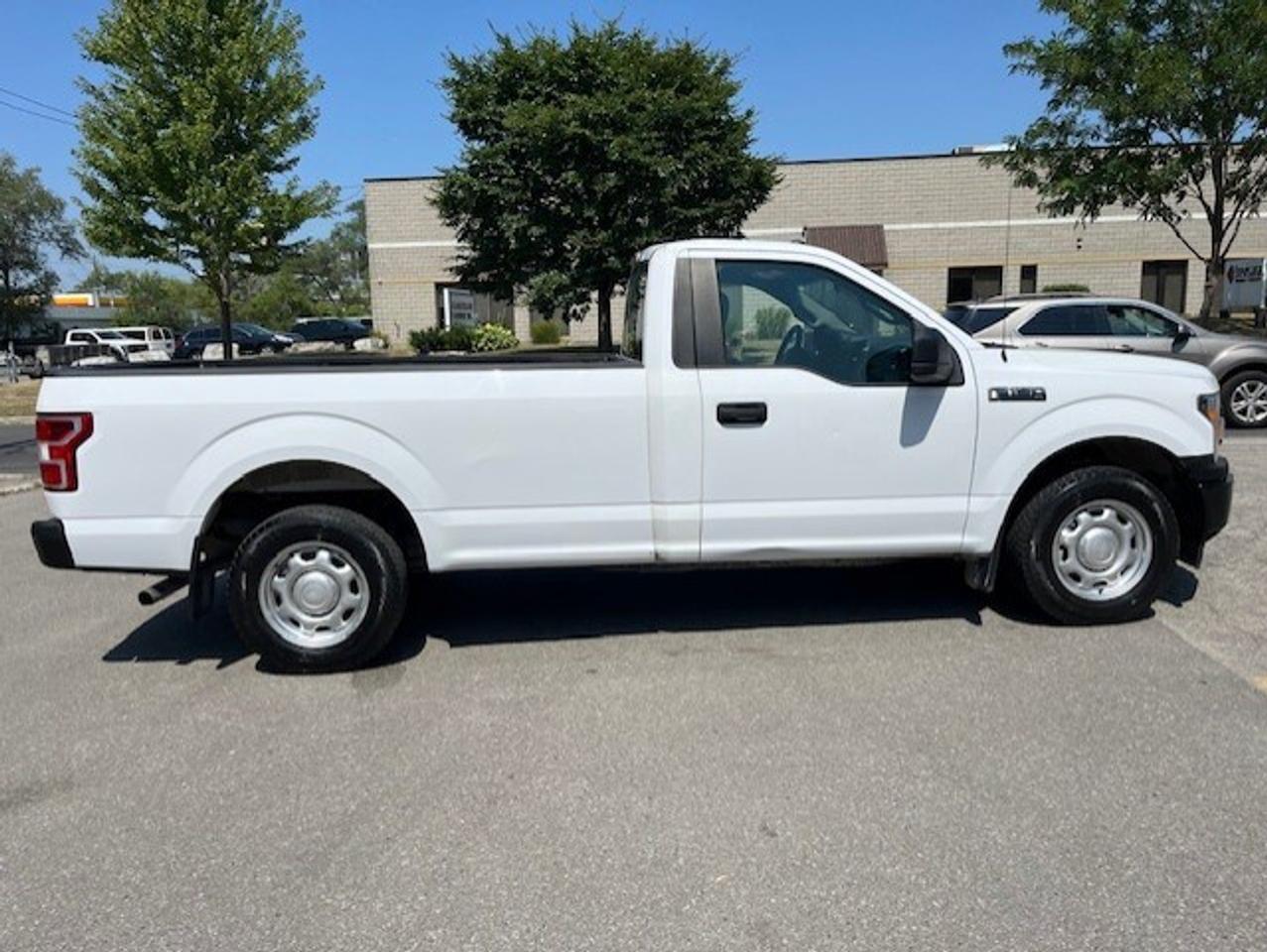 2018 Ford F-150 XL V8 5.0L REGULAR CAB 8' LONG BOX-CAMERA-TOW PKG. Photo