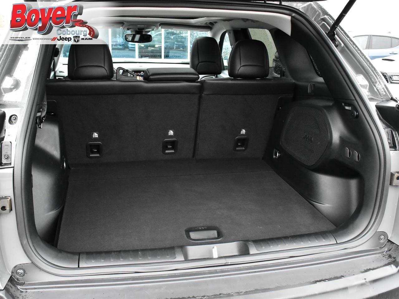 2023 Jeep Cherokee Trailhawk Photo