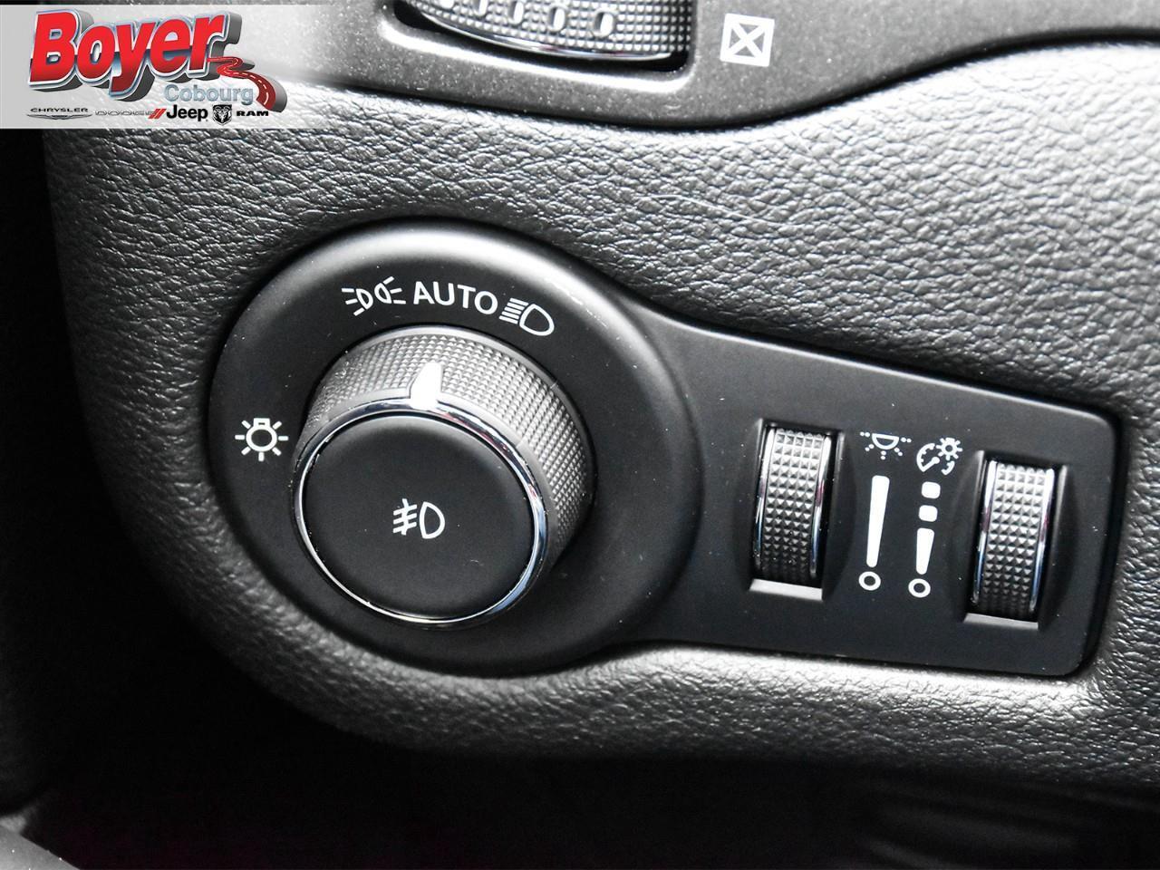 2023 Jeep Cherokee Trailhawk Photo