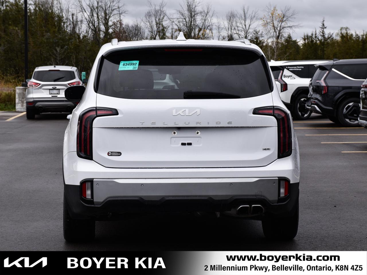 2023 Kia Telluride SX Limited w/Black Interior Third Row Seating Photo3