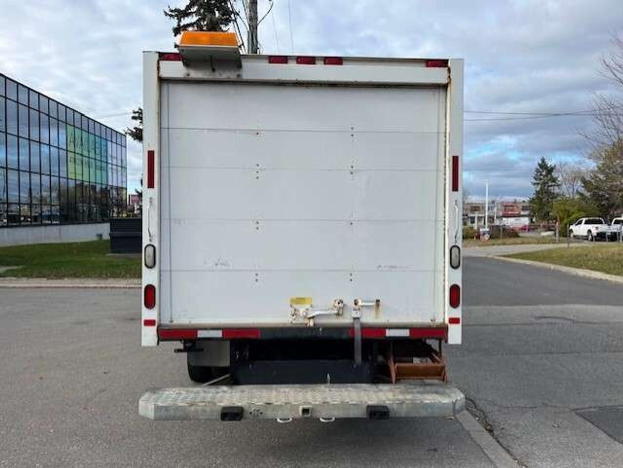 2017 Ford Econoline E-450 Super Duty 16' MULTI VANS CUBE-ROLL UP DOOR! Photo