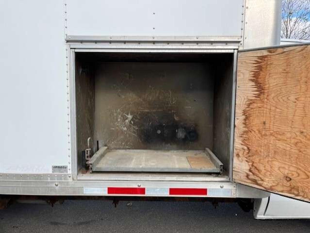 2017 Ford Econoline E-450 Super Duty 16' MULTI VANS CUBE-ROLL UP DOOR! Photo