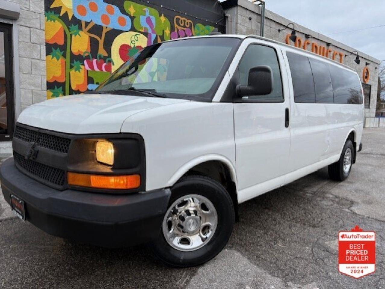 2017 Chevrolet Express Passenger 3500 LS 15 PASSENGER-EXTENDED-NO ACCIDENTS-118KM! Photo0