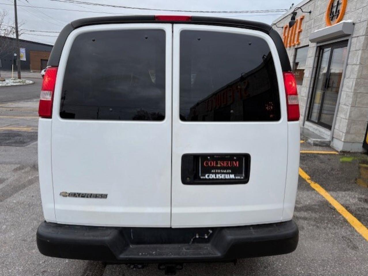 2017 Chevrolet Express Passenger 3500 LS 15 PASSENGER-EXTENDED-NO ACCIDENTS-118KM! Photo3