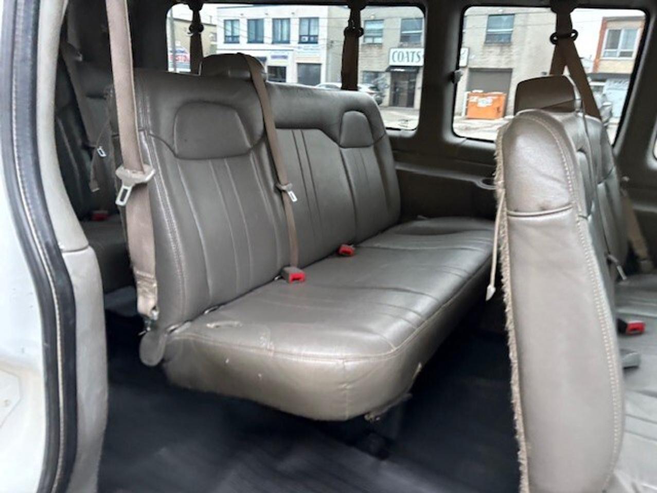 2017 Chevrolet Express Passenger 3500 LS 15 PASSENGER-EXTENDED-NO ACCIDENTS-118KM! Photo