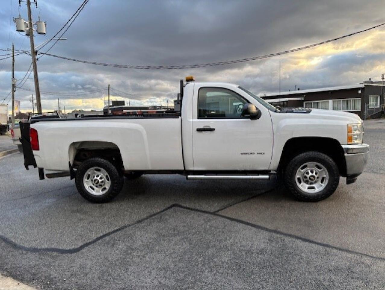 2011 Chevrolet SILVERADO 2500HD REGULAR CAB-LONG BOX-P/LIFTGATE-1 OWNER-CERTIFIED! Photo