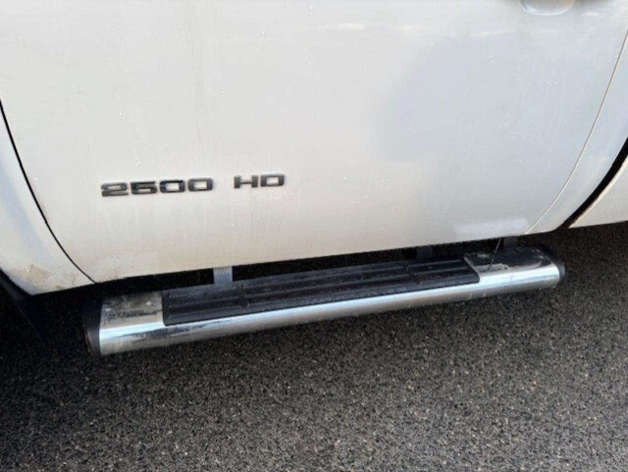 2011 Chevrolet SILVERADO 2500HD REGULAR CAB-LONG BOX-P/LIFTGATE-1 OWNER-CERTIFIED! Photo