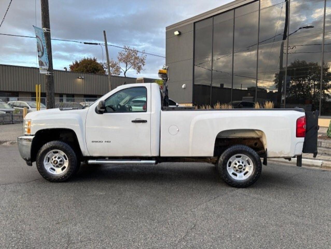 2011 Chevrolet SILVERADO 2500HD REGULAR CAB-LONG BOX-P/LIFTGATE-1 OWNER-CERTIFIED! Photo