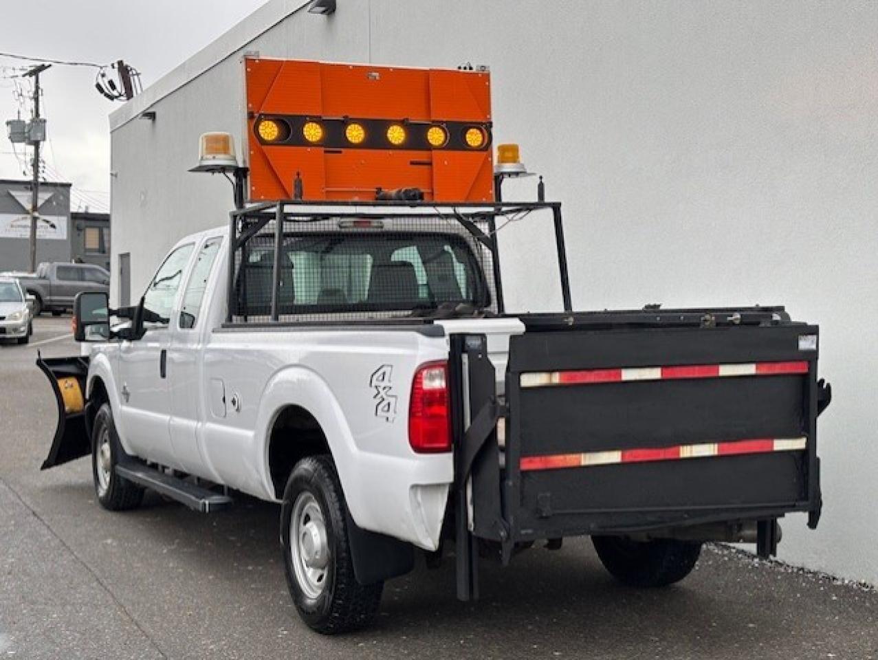 2013 Ford F-250 4WD DIESEL *MEYER SNOW PLOW-P/LIFTGATE-SIGN BOARD* Photo3