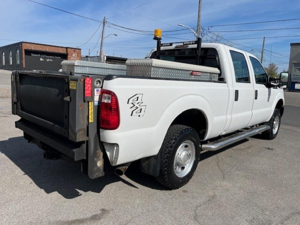 2013 Ford F-250 4WD CREW CAB SHORT BOX **LOAD BLAZER P/LIFTGATE** Photo4