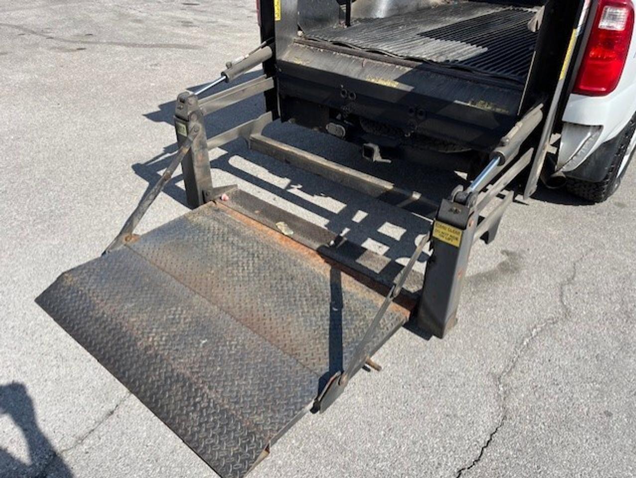 2013 Ford F-250 4WD CREW CAB SHORT BOX **LOAD BLAZER P/LIFTGATE** Photo