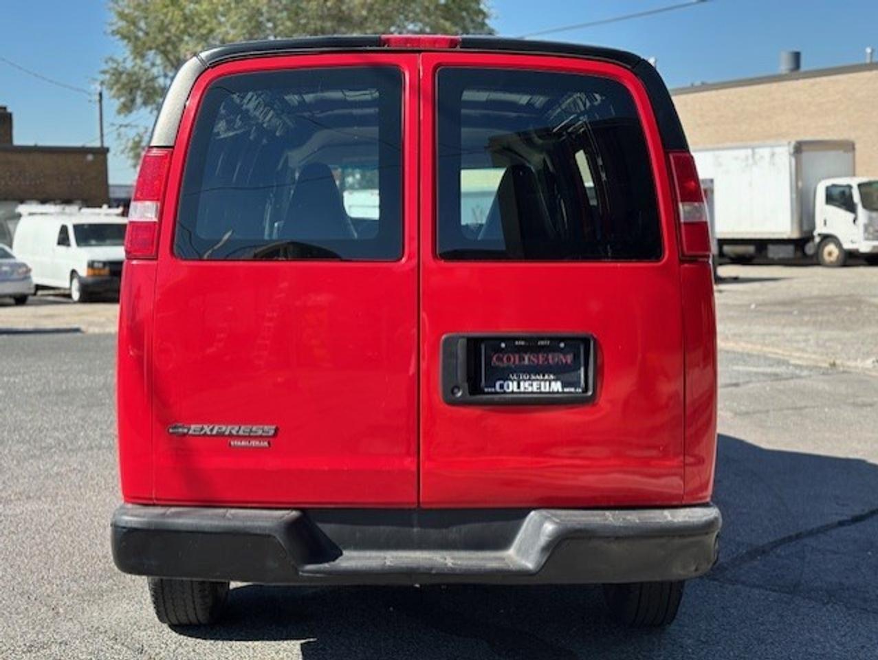 2016 Chevrolet Express 2500 V8 4.8L **NEW BRAKES/TIRES/CERTIFIED** Photo3