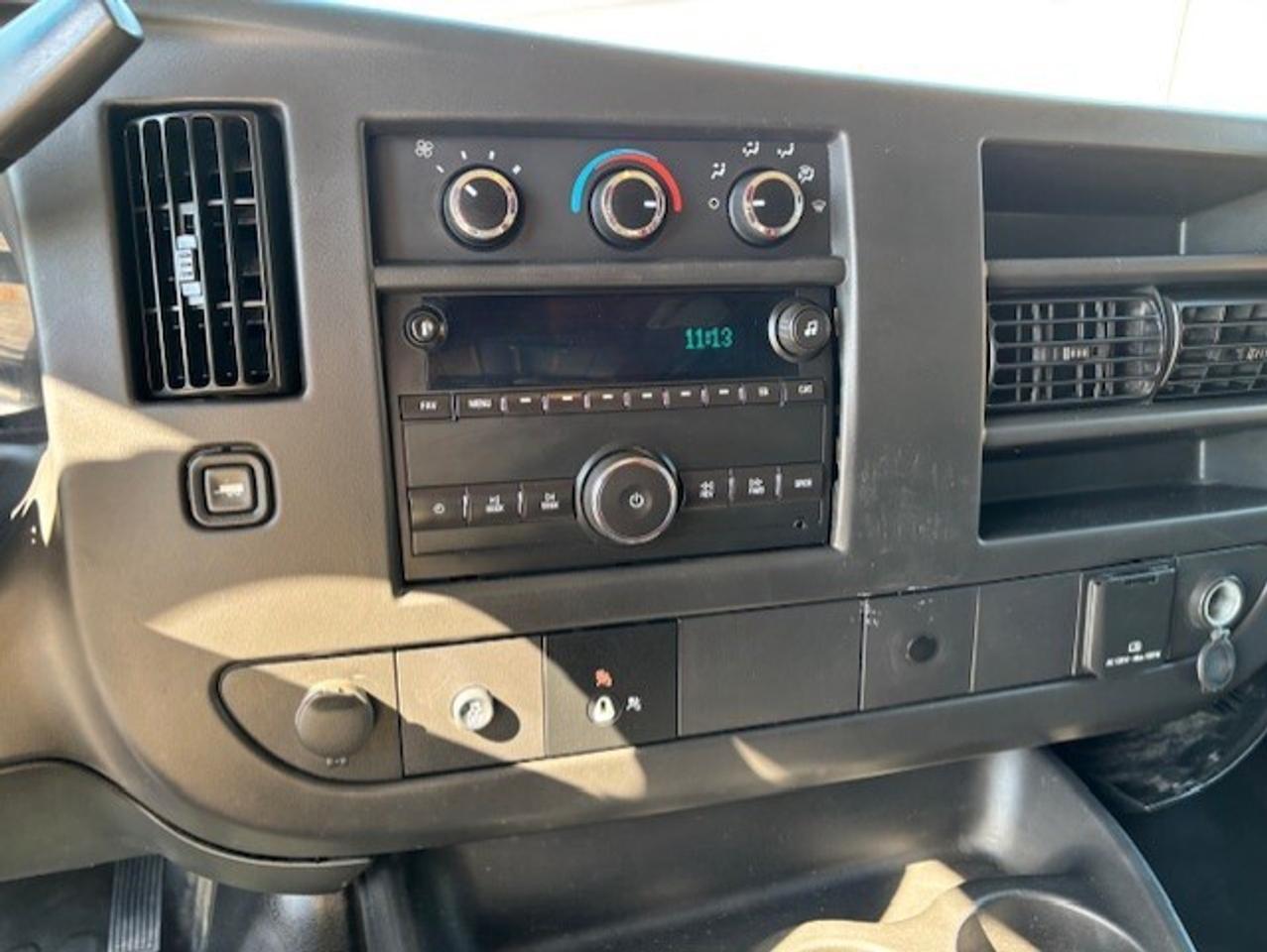 2016 Chevrolet Express 2500 V8 4.8L **NEW BRAKES/TIRES/CERTIFIED** Photo