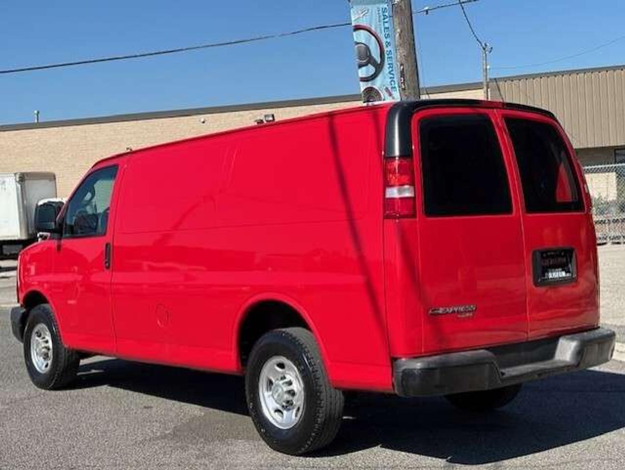 2016 Chevrolet Express 2500 2500 V8 4.8L **NEW BRAKES/TIRES/CERTIFIED** Photo