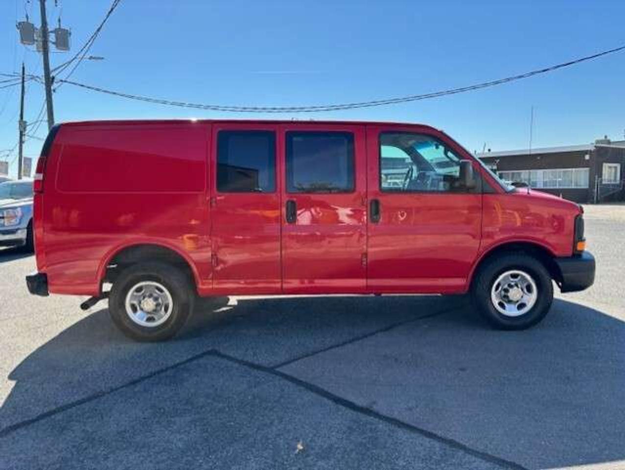 2016 Chevrolet Express 2500 2500 V8 4.8L **NEW BRAKES/TIRES/CERTIFIED** Photo
