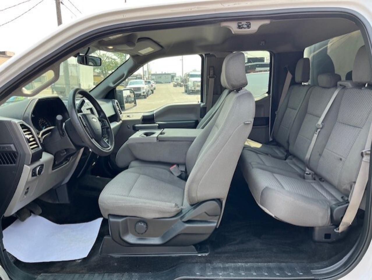 2018 Ford F-150 4WD V8 SuperCab 8' LONG BOXXX-CAP-CAMERA-BED SLIDE Photo