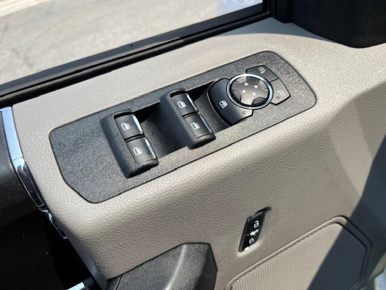 2018 Ford F-150 4WD V8 SuperCab 8' LONG BOXXX-CAP-CAMERA-BED SLIDE Photo