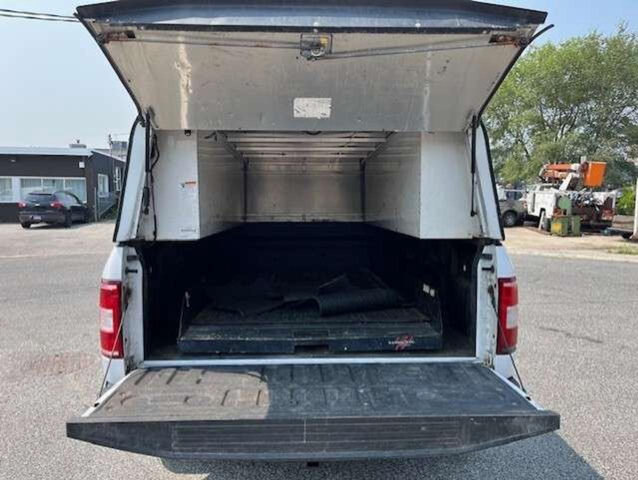 2018 Ford F-150 4WD V8 SuperCab 8' LONG BOXXX-CAP-CAMERA-BED SLIDE Photo
