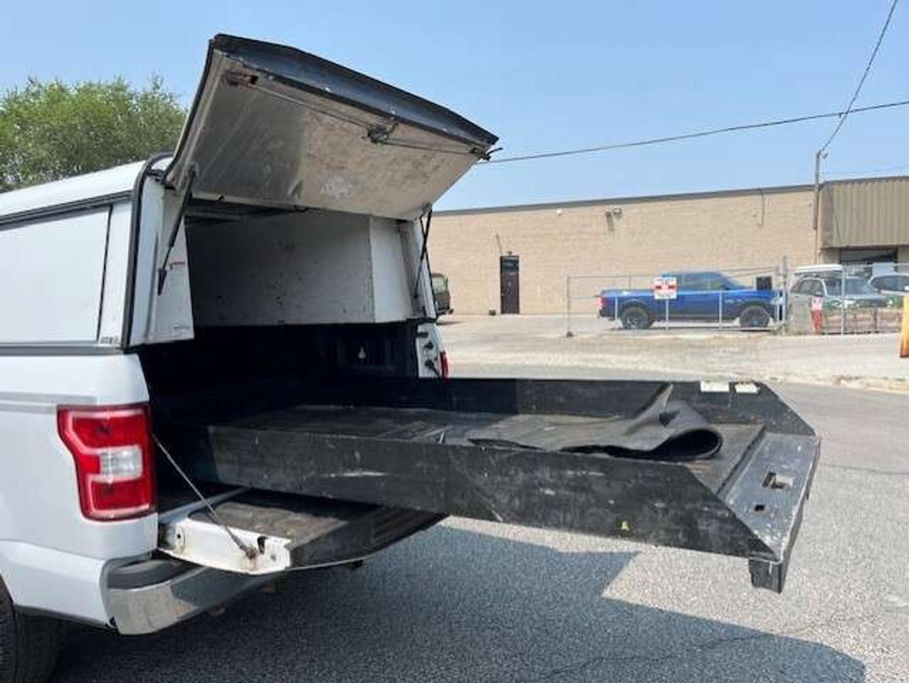 2018 Ford F-150 4WD V8 SuperCab 8' LONG BOXXX-CAP-CAMERA-BED SLIDE Photo