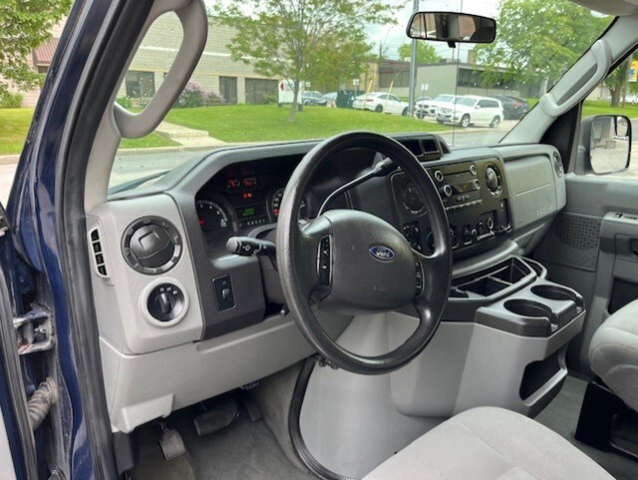 2010 Ford Econoline E-150 XLT **8 PASSENGER-CERTIFIED-4 TO CHOOSE** Photo