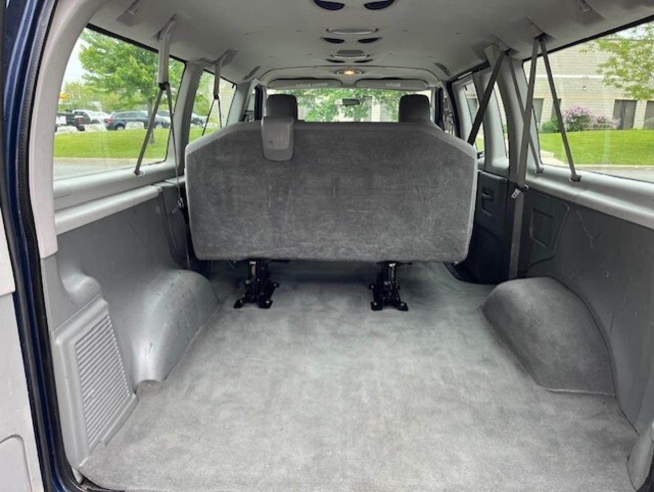 2010 Ford Econoline E-150 XLT **8 PASSENGER-CERTIFIED-4 TO CHOOSE** Photo