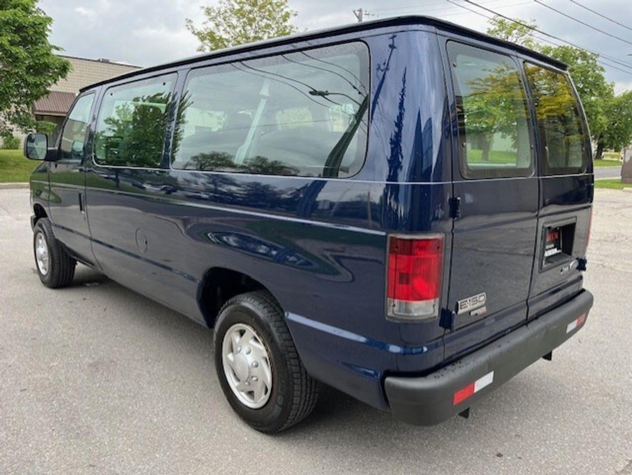 2010 Ford Econoline E-150 XLT **8 PASSENGER-CERTIFIED-4 TO CHOOSE** Photo2