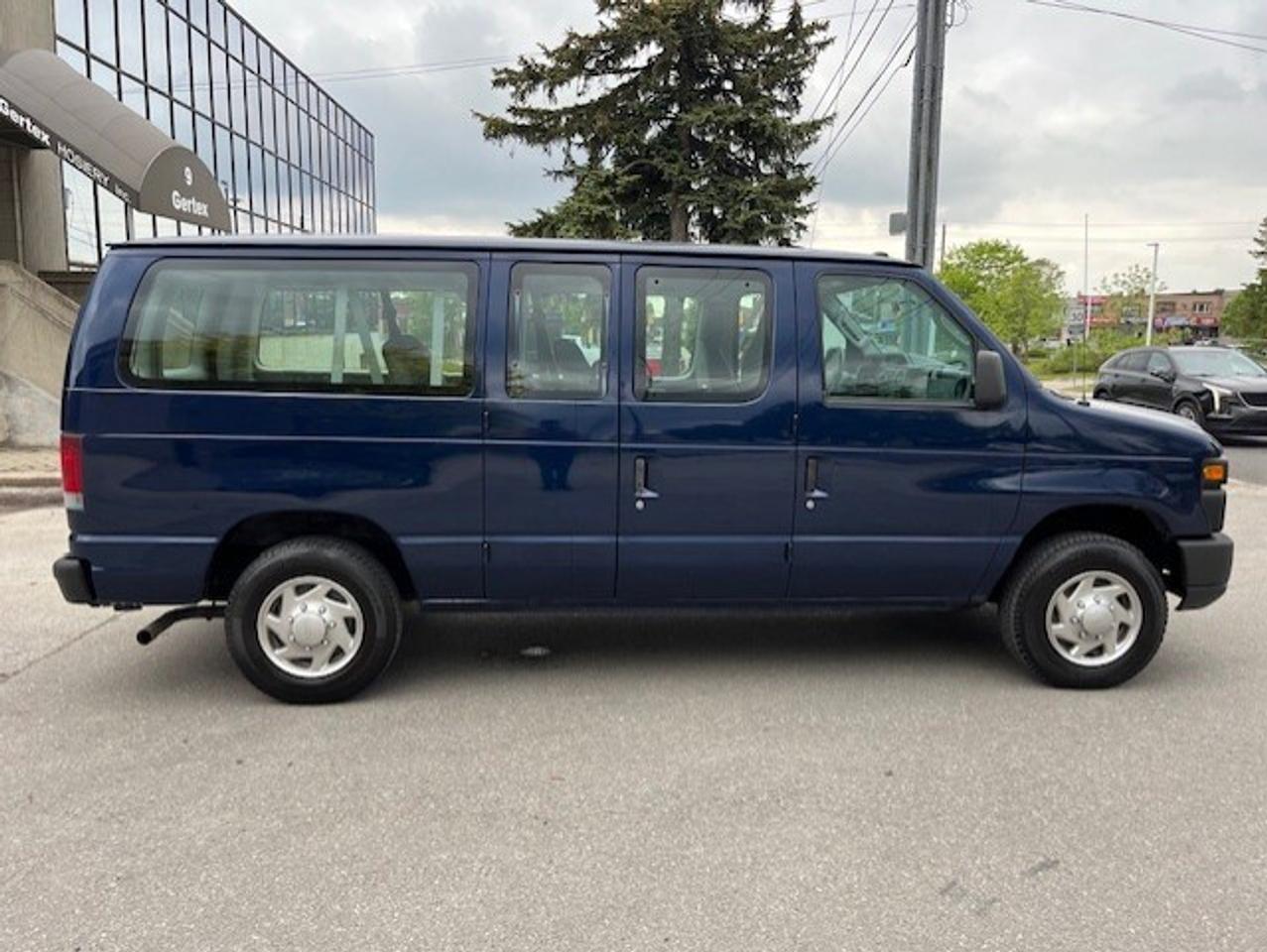 2010 Ford Econoline E-150 XLT **8 PASSENGER-CERTIFIED-4 TO CHOOSE** Photo