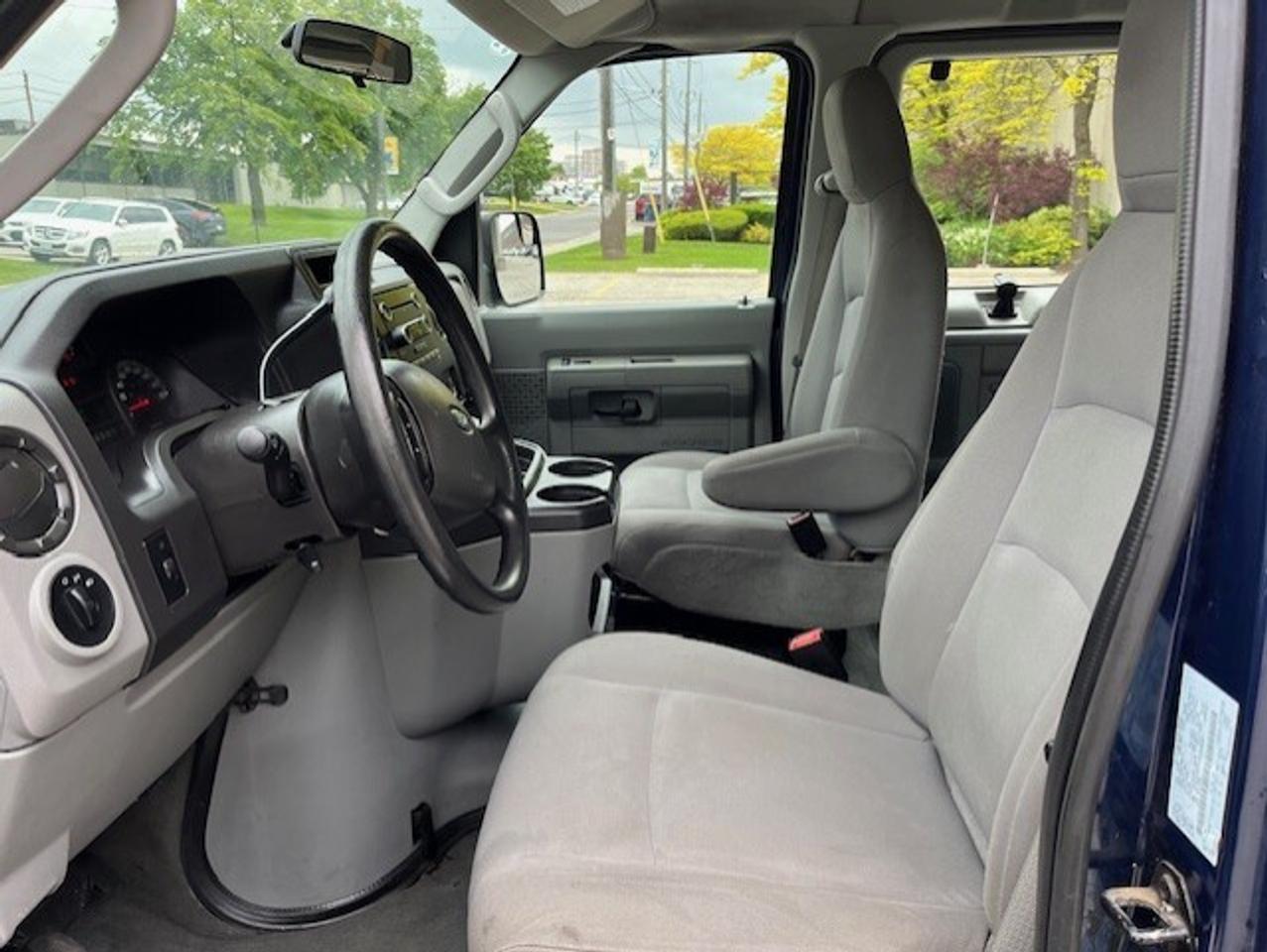 2010 Ford Econoline E-150 XLT **8 PASSENGER-CERTIFIED-4 TO CHOOSE** Photo