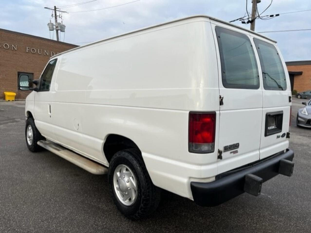 2012 Ford Econoline E-250 **FULL POWER OPTIONS-CERTIFIED-NO ACCIDENTS* Photo2