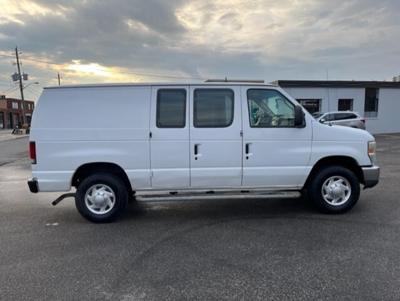 2012 Ford Econoline E-250 **FULL POWER OPTIONS-CERTIFIED-NO ACCIDENTS* Photo