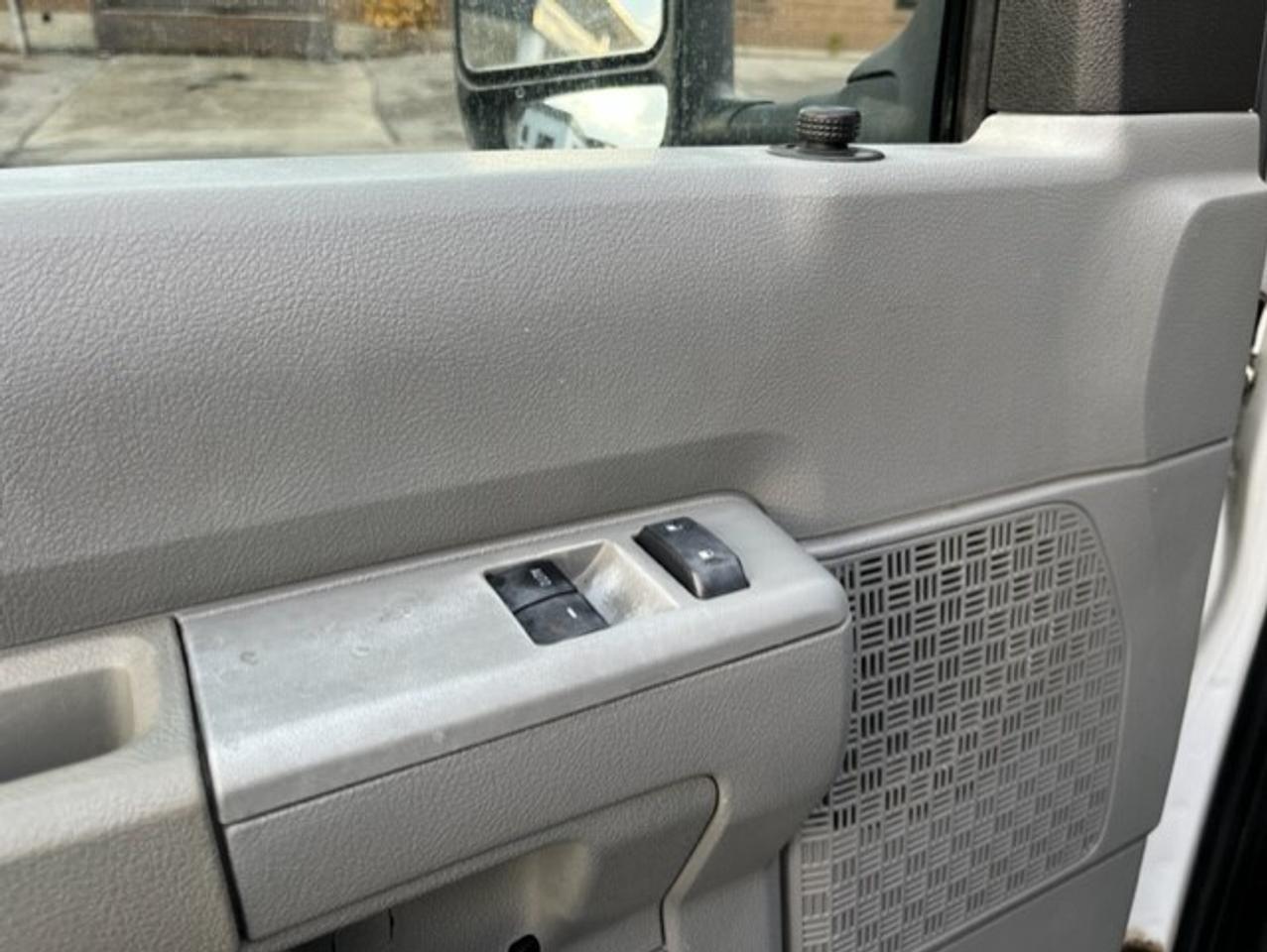 2012 Ford Econoline E-250 **FULL POWER OPTIONS-CERTIFIED-NO ACCIDENTS* Photo