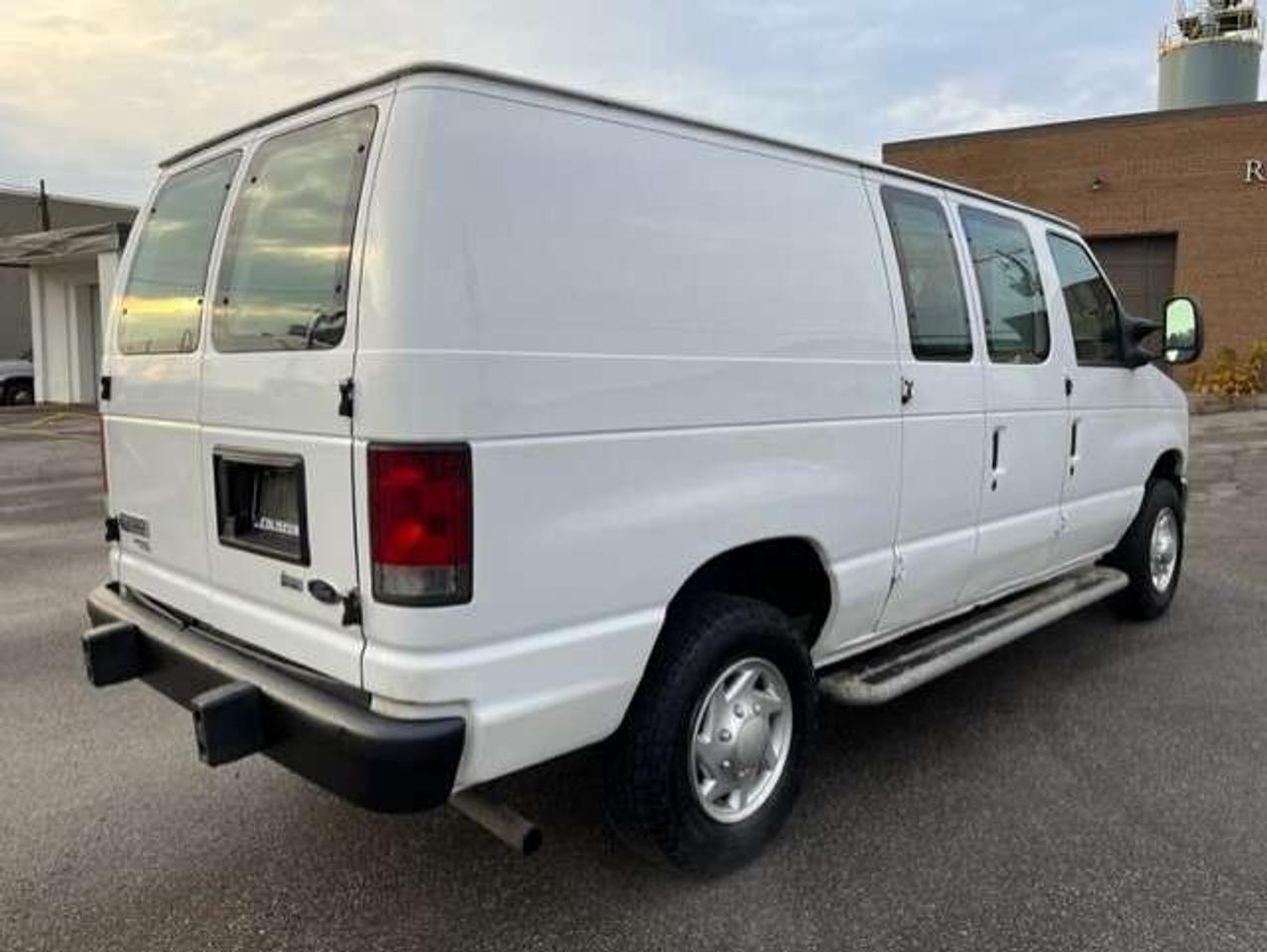 2012 Ford Econoline E-250 **FULL POWER OPTIONS-CERTIFIED-NO ACCIDENTS* Photo4