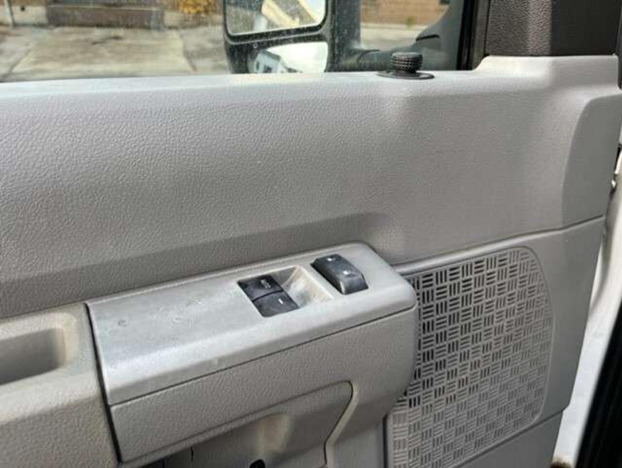 2012 Ford Econoline E-250 **FULL POWER OPTIONS-CERTIFIED-NO ACCIDENTS* Photo