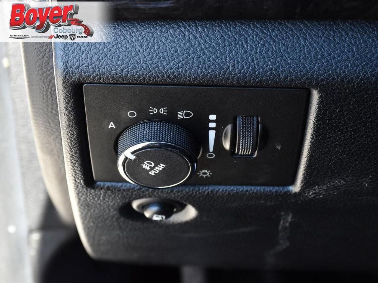 2012 Jeep Grand Cherokee Laredo Photo