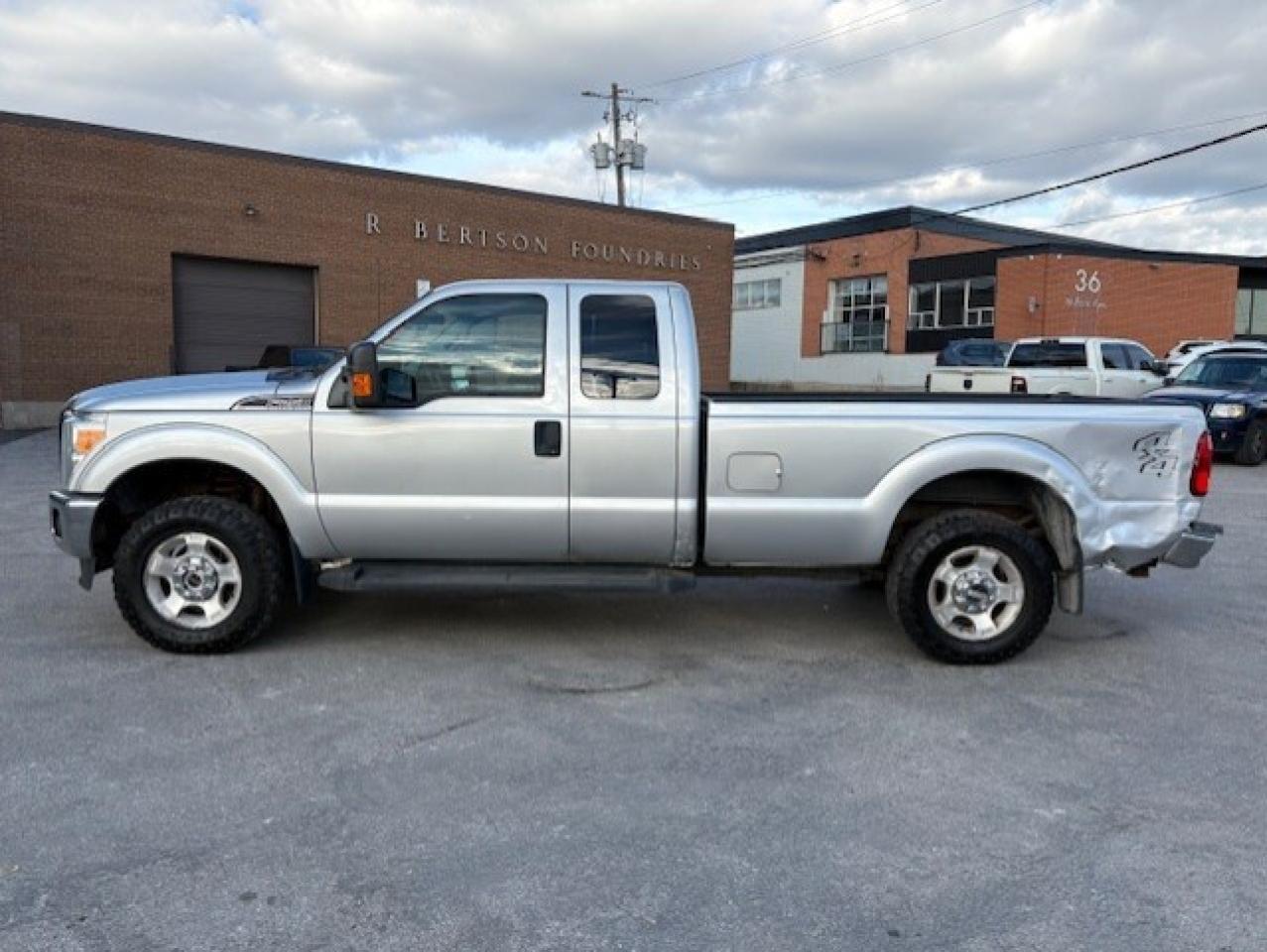 2015 Ford F-250 XLT 4WD SUPERCAB LONG BOX-BACK UP CAMERA-BLUETOOTH Photo