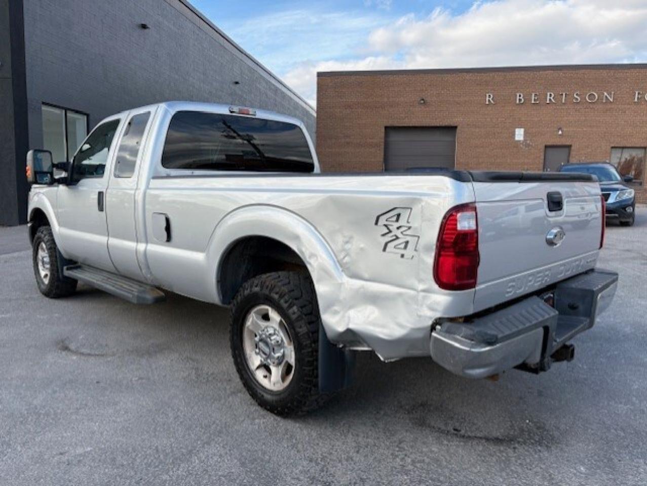 2015 Ford F-250 XLT 4WD SUPERCAB LONG BOX-BACK UP CAMERA-BLUETOOTH Photo